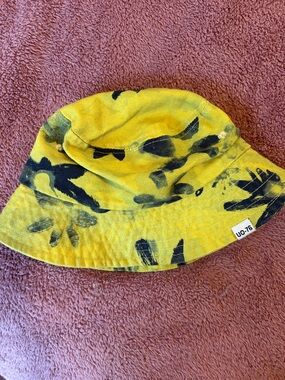 Urban outfitters bucket ha